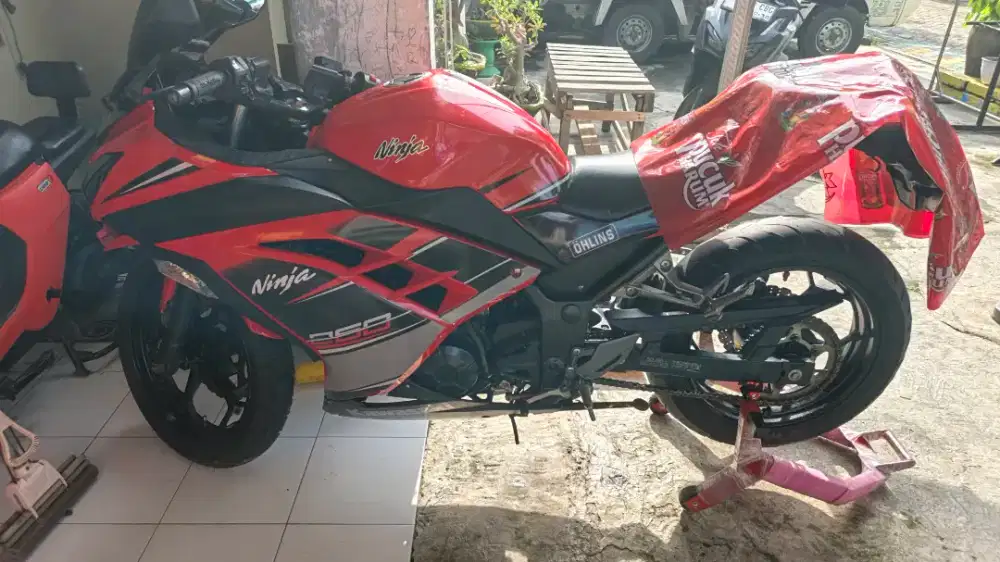 Ninja 250.FI merah hidup tinggal gas BU