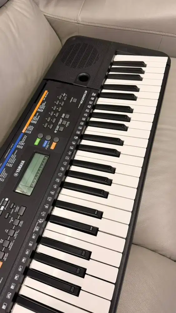 Keyboard Piano Yamaha E-PSR 253 Bekas Like New