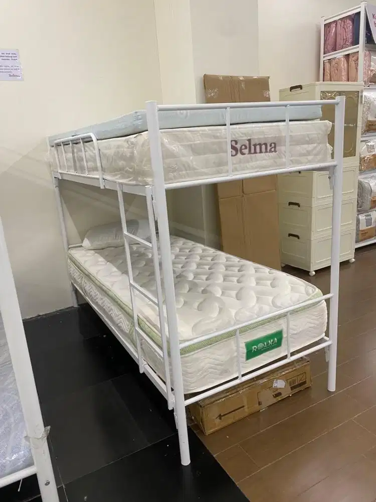 Ranjang Tingkat dengan Kasur