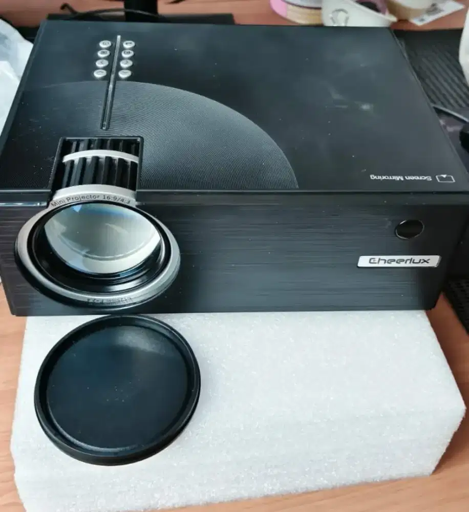 Proyektor , infocus, cheerlux c7