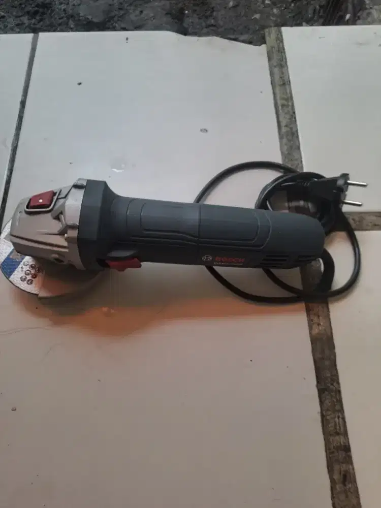 Mesin grinda bosch 4 inch tipe gws 700