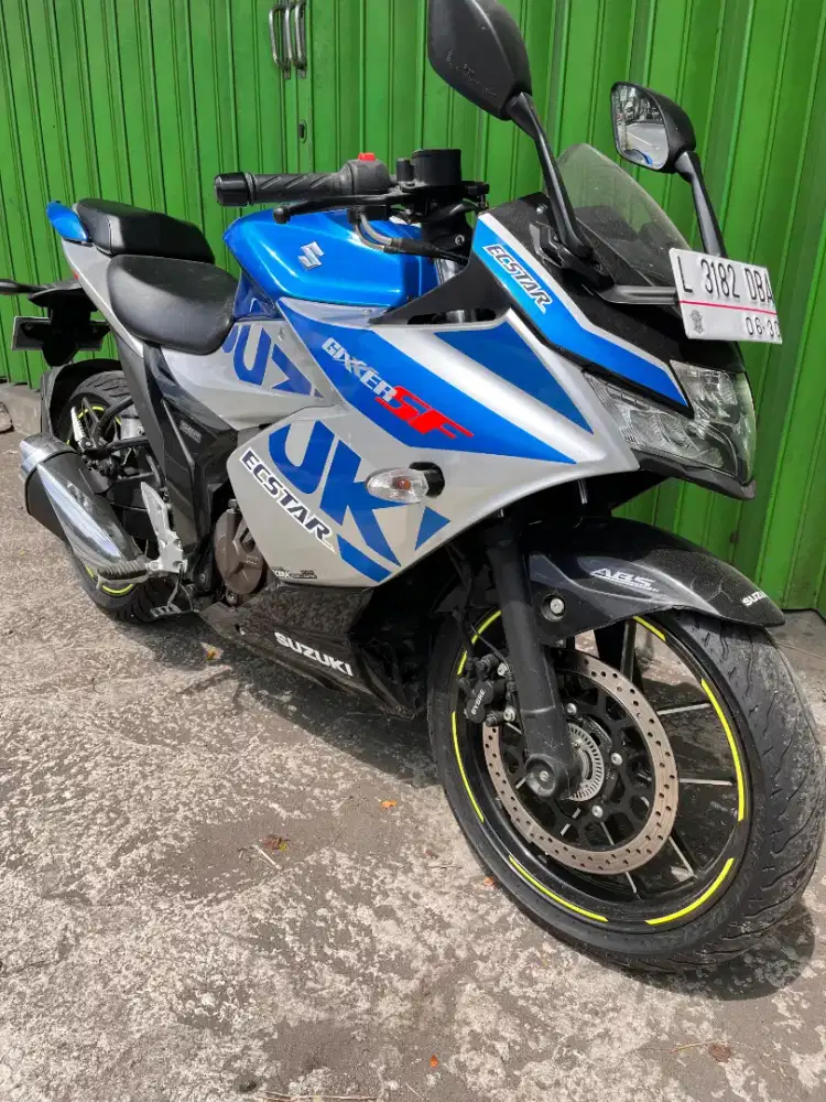Suzuki 250cc gixxer