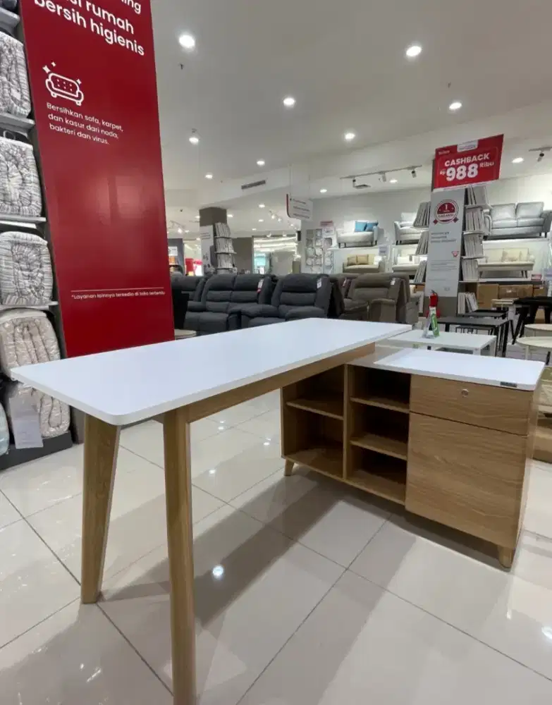 Meja Kantor Manajer Pendant Selma