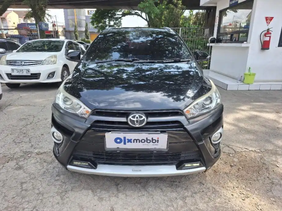 LOW DP Toyota Yaris 1.5 TRD Sportivo Heykers Bensin-AT 2017 SAH