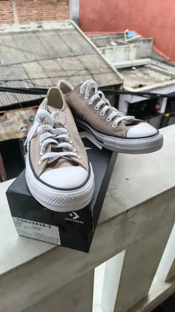 Sepatu Converse Chuck like NEW
