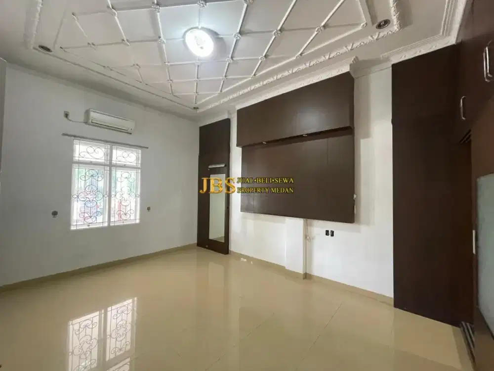 Jual Rumah Kondisi Siap Huni di Komplek Cemara Hijau - Medan (Depan Taman)