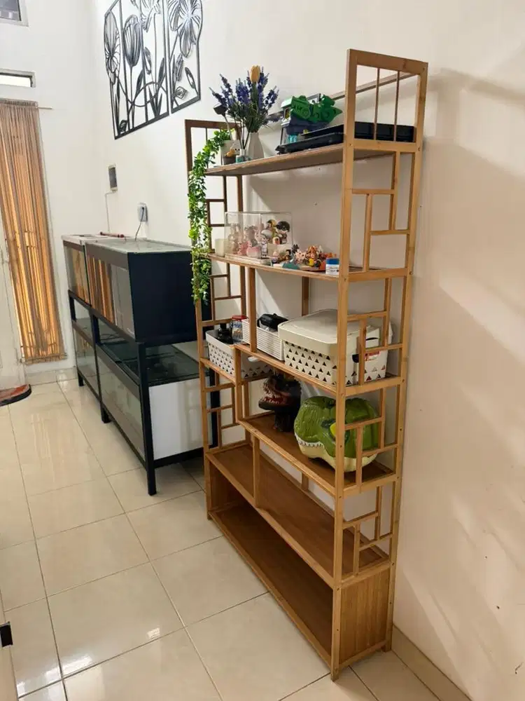 Rak pajangan kayu / rak buku serbaguna
