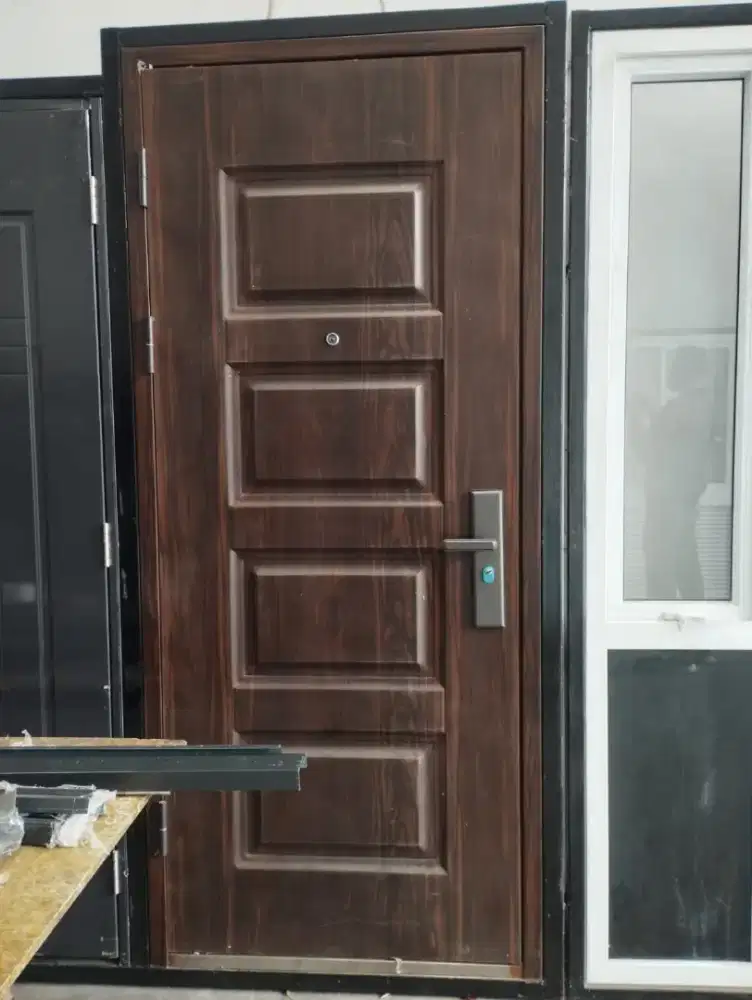 Pintu baja premium