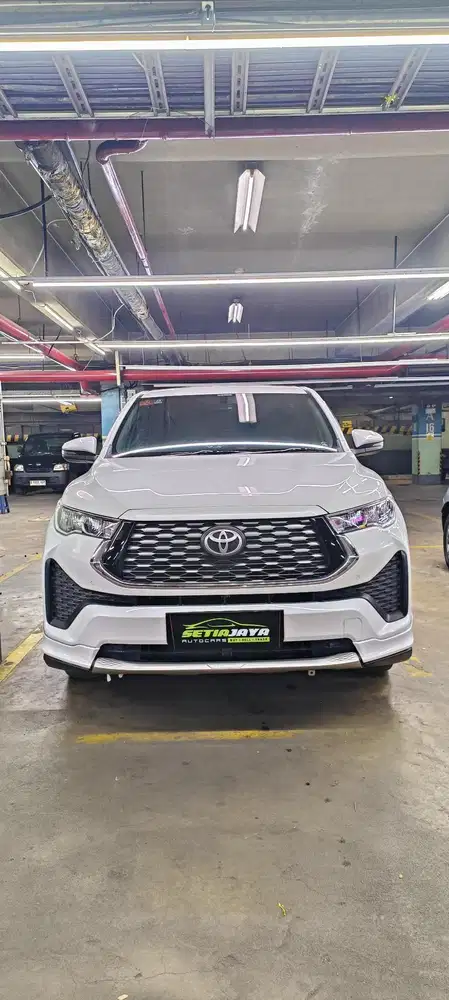 Toyota Innova zenix hybrid v modelista 2000cc matic 2024