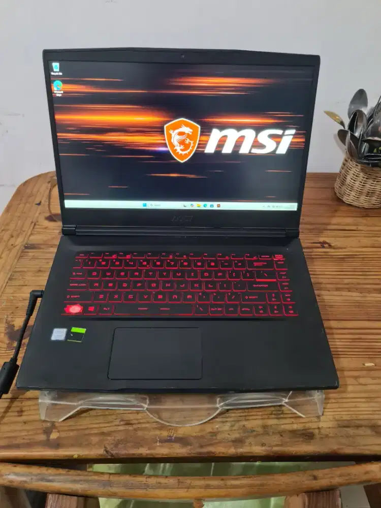 Laptop Gaming Tipis MSI GF63
Thin 9RCX