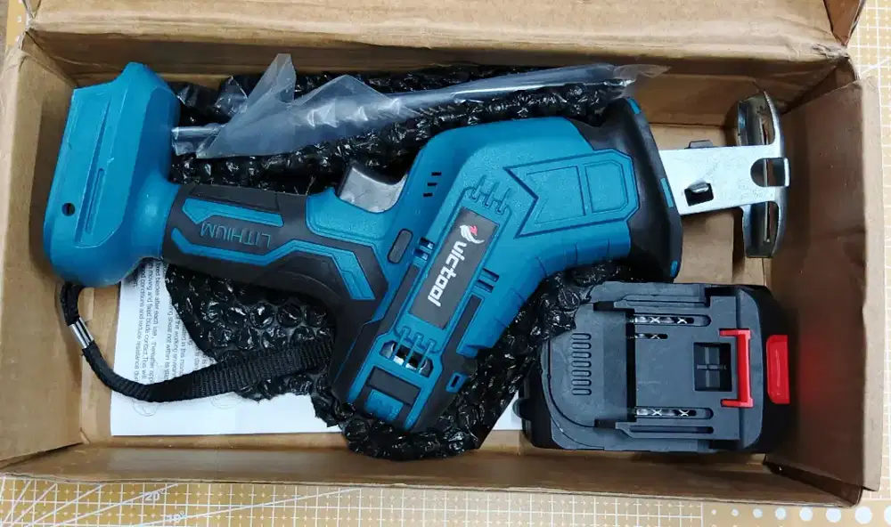 Gergaji bolak balik portable (Reciprocating Saw Nirkabel)