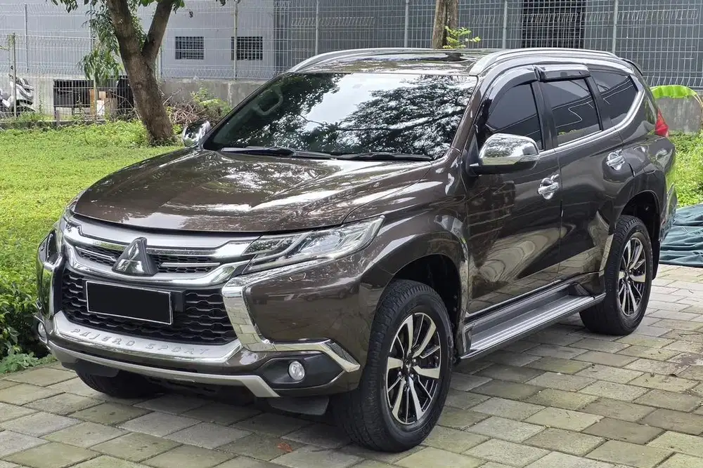 TERLARIS Mitsubishi Pajero Sport 2016 Brown Km46rb
