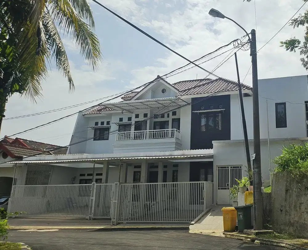RUMAH MEWAH 2 LANTAI GEMA PESONA DEPOK LT 363M2 KOLAM RENANG
