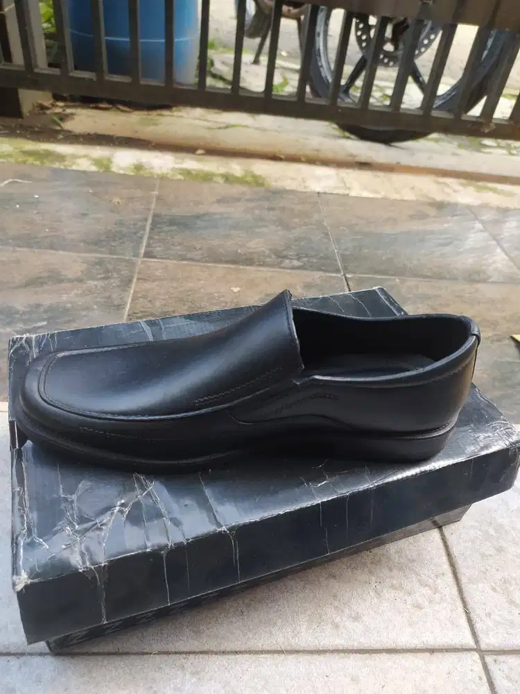 Sepatu Pantopel Pria Merk Zeintin