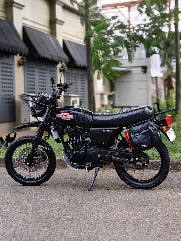 KAWASAKI W175 TR 2024 BLACK KM LOW PAJAK PANJANG LIKE NEW