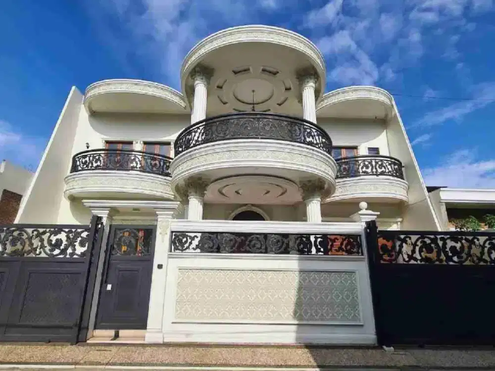Rumah Mewah Klasik Siap Huni di Grand Depok City