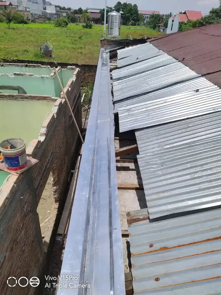 Jasa tukang talang & perbaikan segala kebocoran atap.