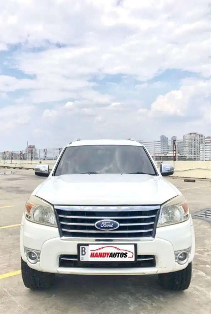 Ford Everest XLT limited Tahun 2011 Automatic Putih