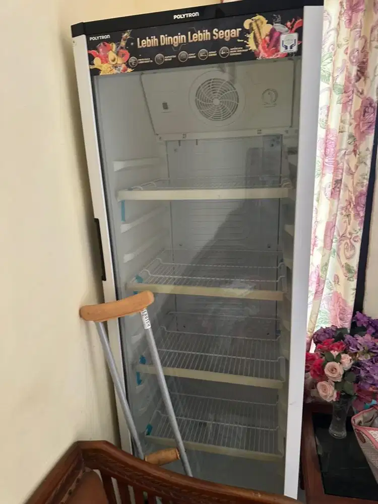 Showcase polytron 280 liter