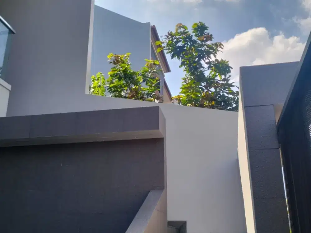 Dijual Rumah Baru di Sunter 6BR Kondisi Bagus Semi Furnished