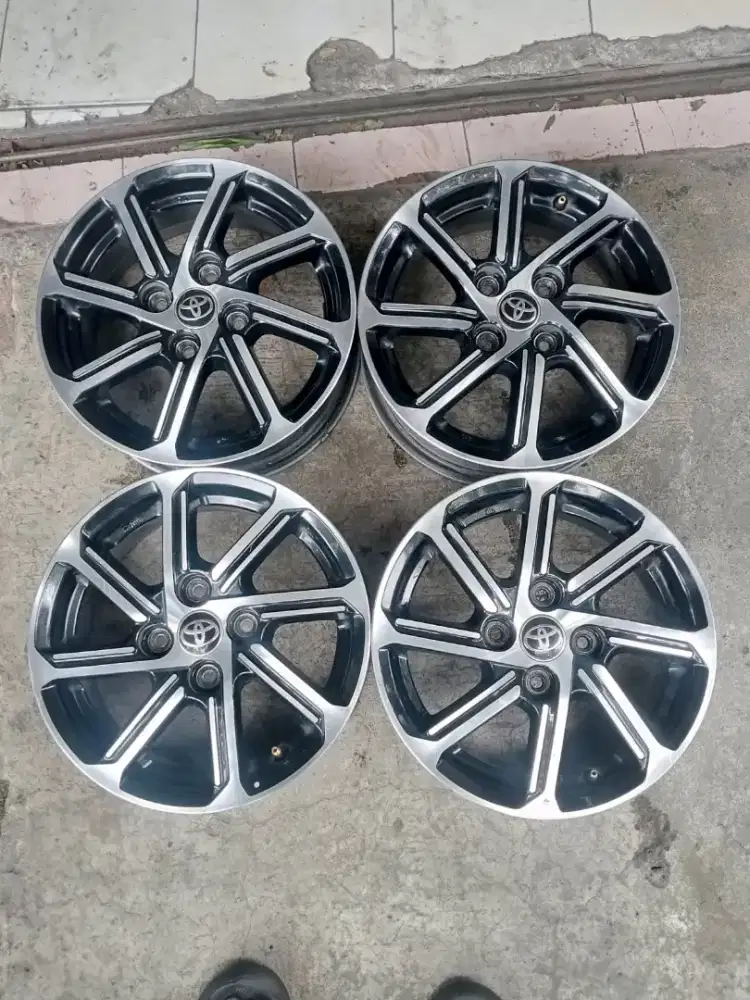 Dijual. 4pc velg toyota calya/sigra facelift R14