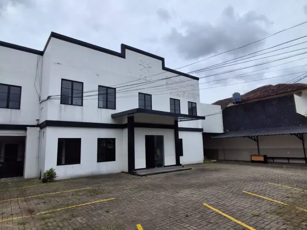 Mini Building 2 Lantai Area Kemang – Dekat Mampang, LT 823 m², Parkir 10 Mobil