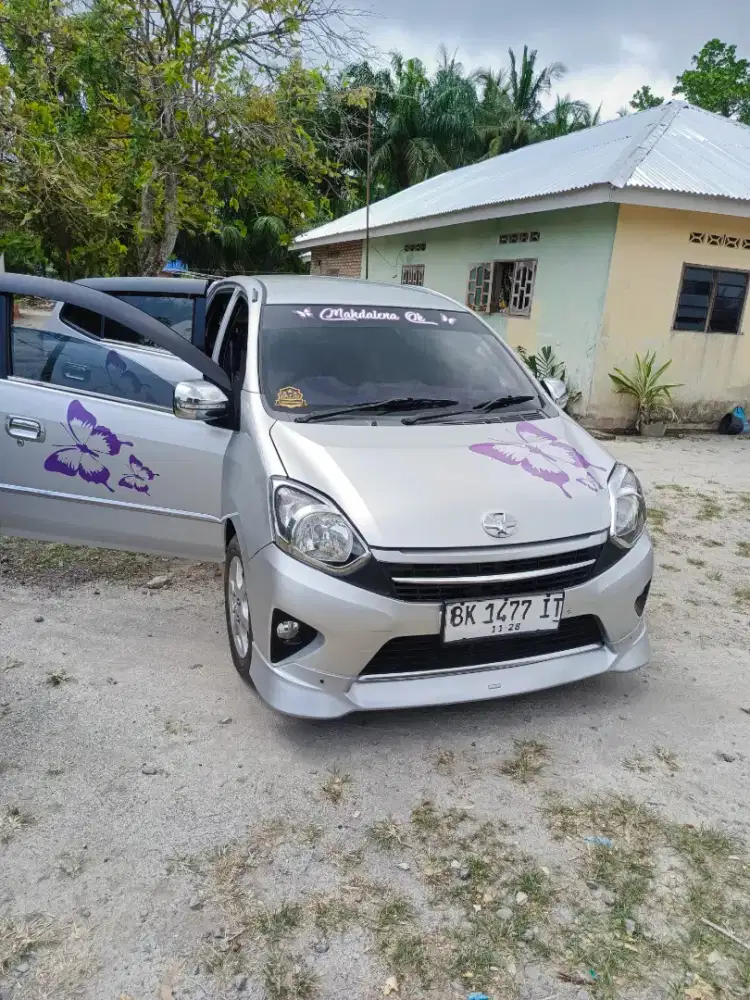 Dijual toyota agya AT 2013