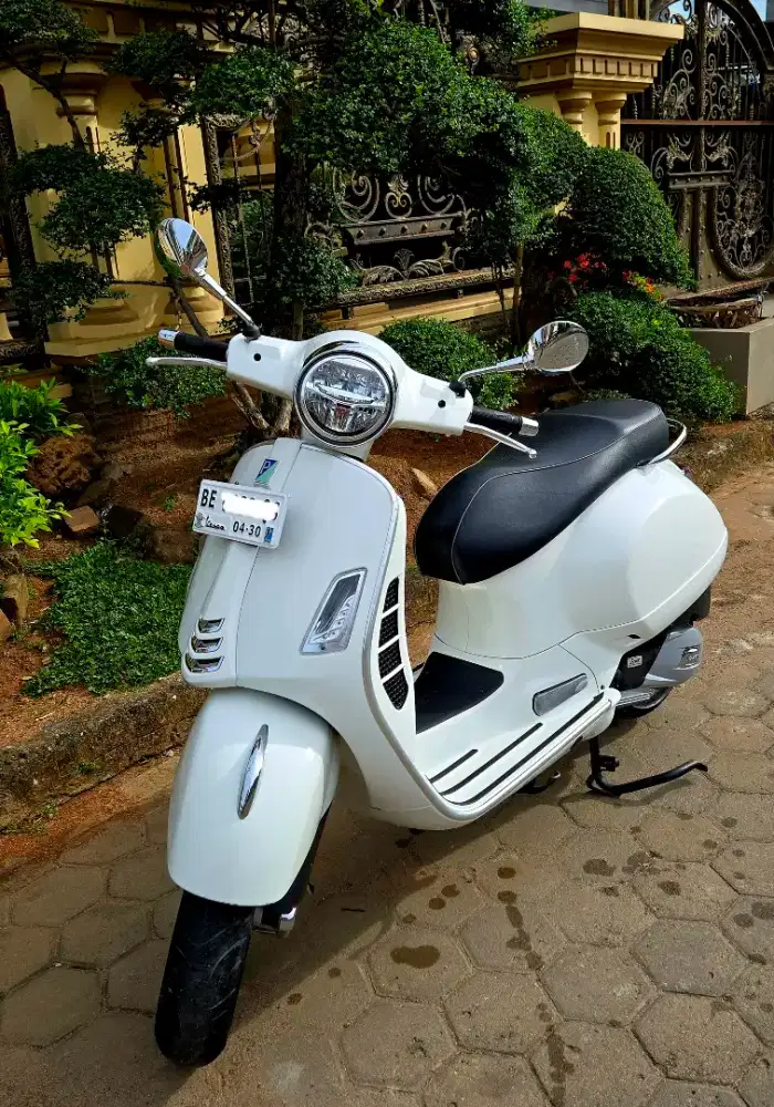 Piagio Vespa GTS 2022