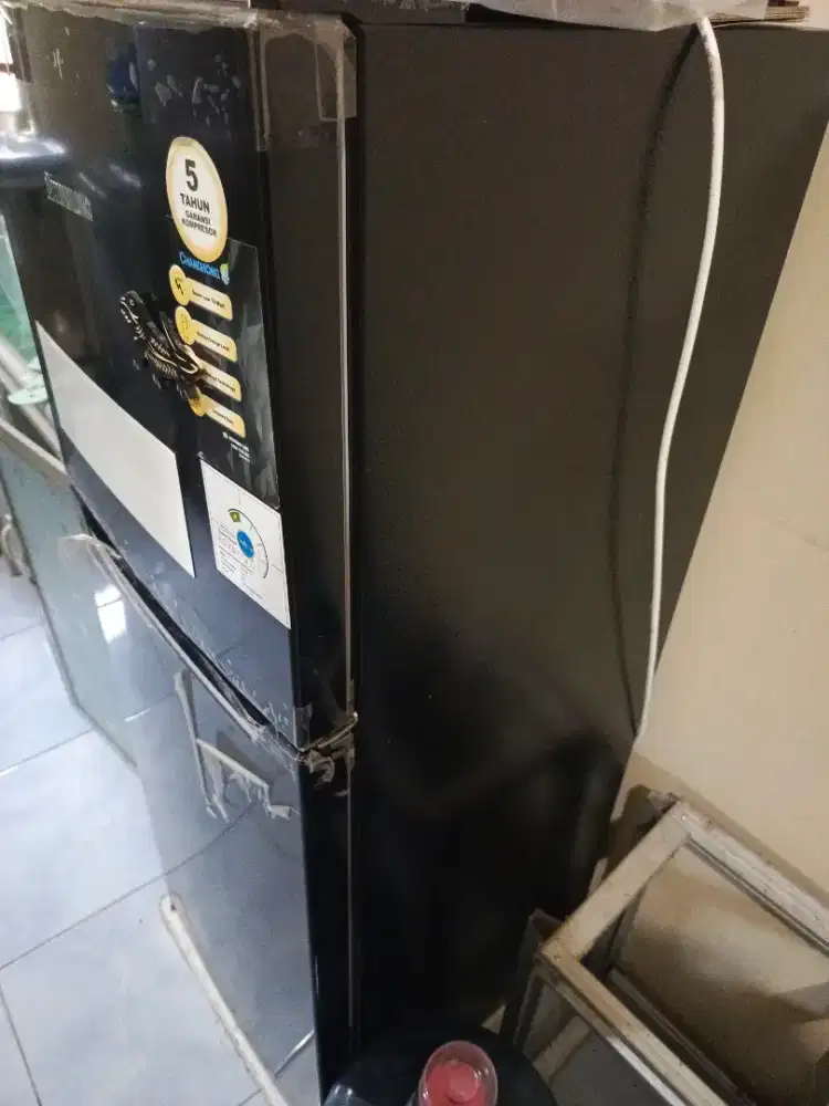 Kulkas Changhong 2 pintu