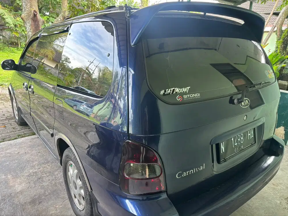Kia Carnival Bensin