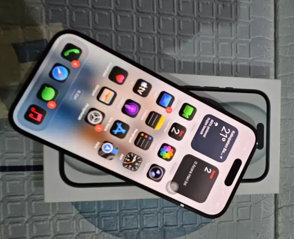 Iphone 15 128 gb ibox garansi on