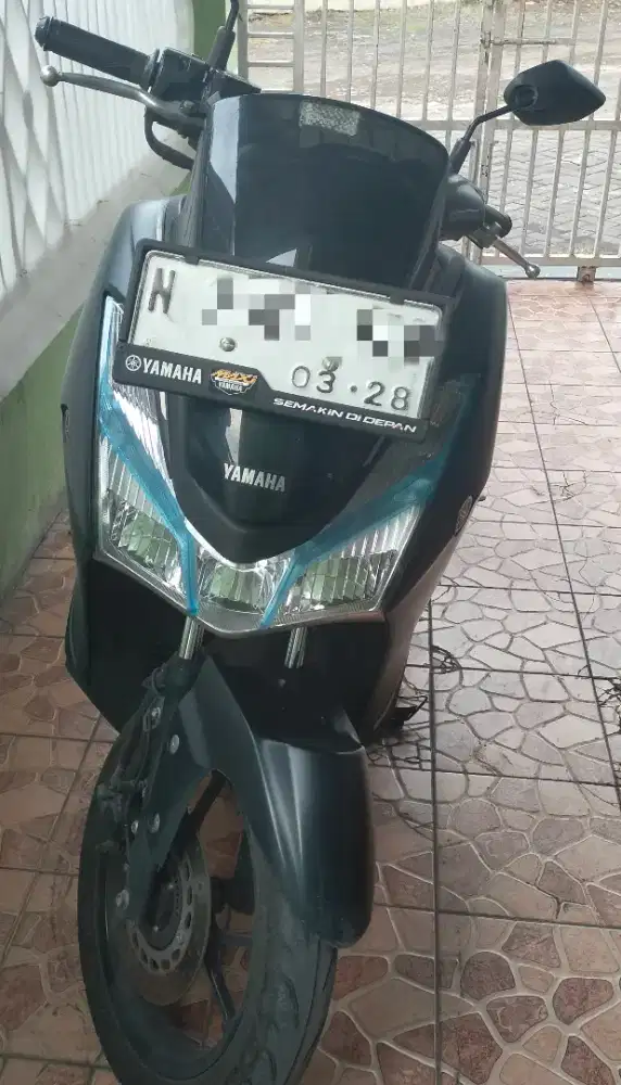 Yamaha Lexi 2023 warna hitam