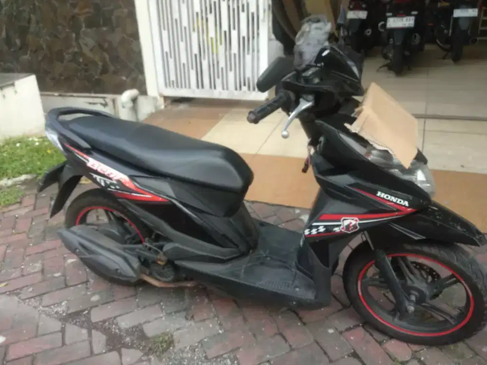 Honda beat hitam tahun 2018 plat L surabaya
