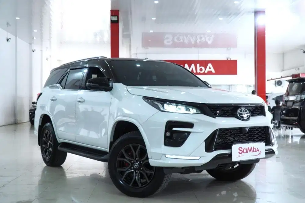 TOYOTA FORTUNER GR 2.8 TSS 4X4 LAGENDER 2025 TETRADRIVE PUTIH KM10RB