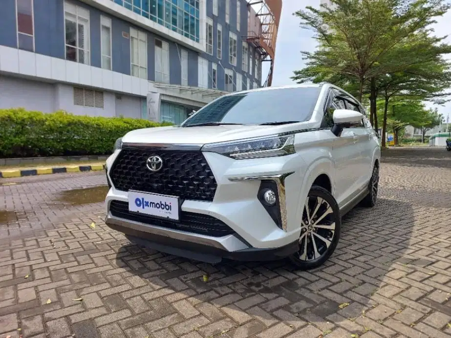 LOW DP Toyota Avanza 1.5 New Veloz Q Bensin-AT 2023 FBJ