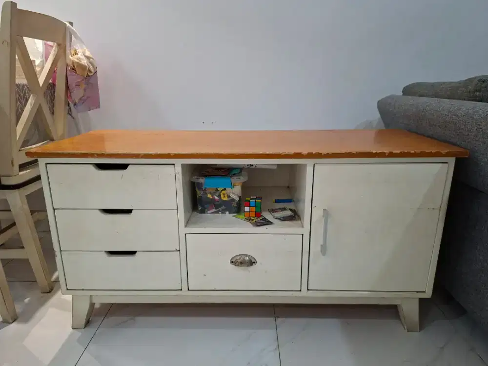 Preloved Credenza TV