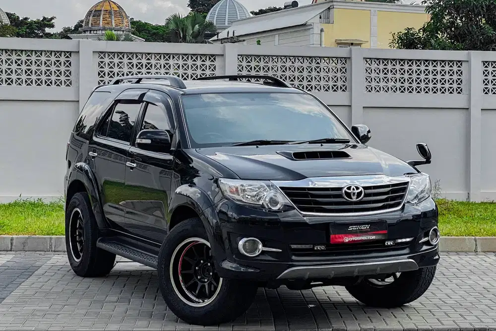 Toyota Fortuner 2.5G 2.5 G VNT Turbo Diesel Solar AT Matic 2015 Hitam.