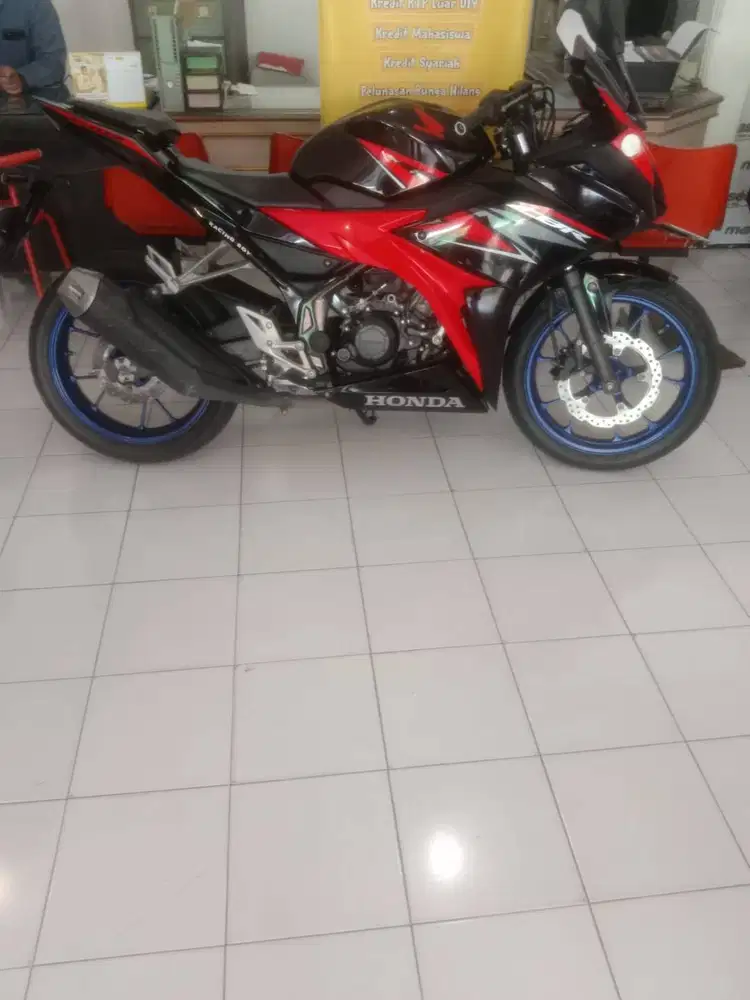 HONDA CBR 150 TH 2019 KREDIT MOTOR MURAH MERPATI MONJALI