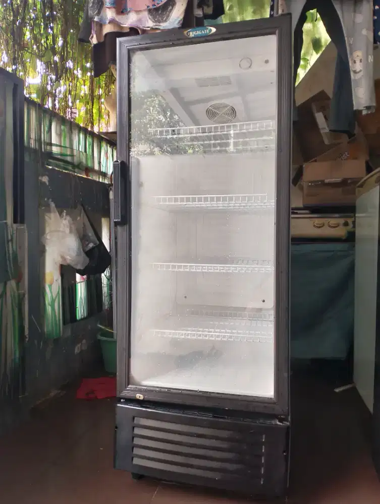 showcase frigigate 4 rak