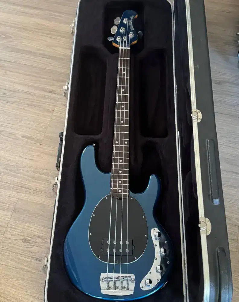 musicman stingray 2005 made in USA