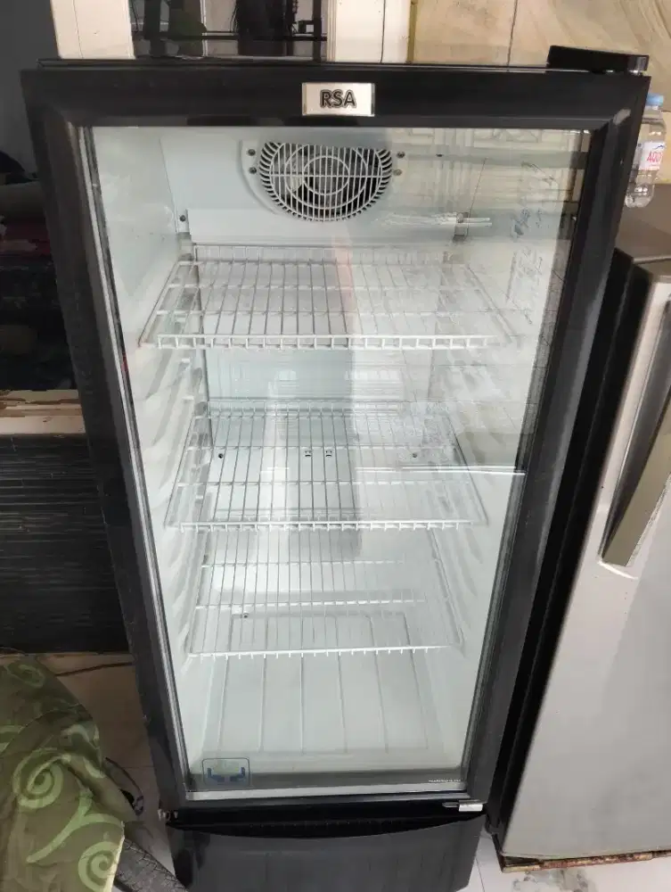 Jual showcase gea 3 rak nego