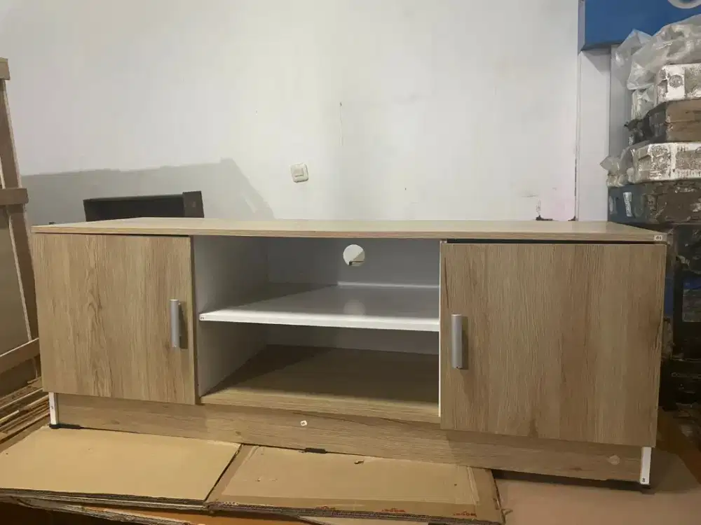 Di Jual cepat Rak display TV