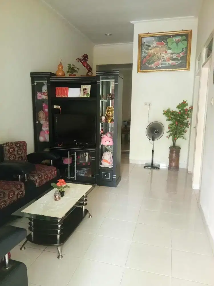 Disewakan rumah mutiara gading city pertahun