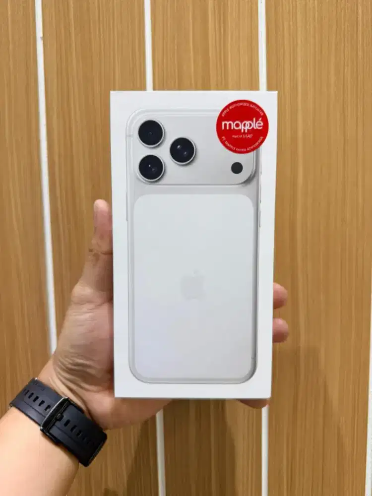 IPHONE 17 PRO MAX SILVER 256GB KREDIT 0% 12 BULAN GRATIS 2X CICILAN