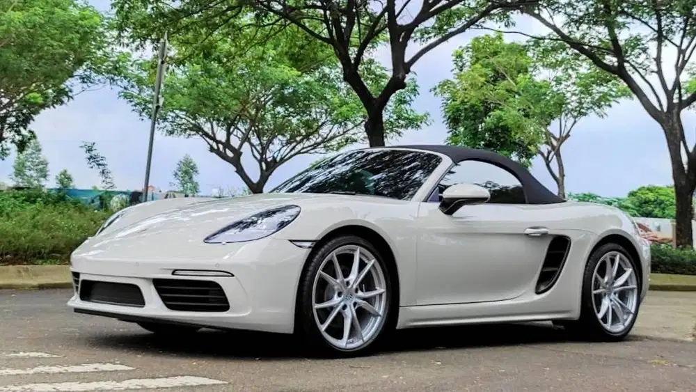 [KM 48 perak] Porsche Boxster 718 Nik 2024 sudah atas nama