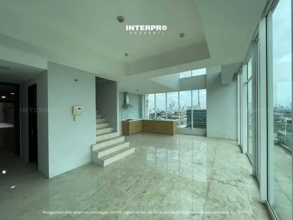 Apartemen 3 Bedroom Dijual Satu8 Residence Kedoya Large Living Room - Luas 201m2
