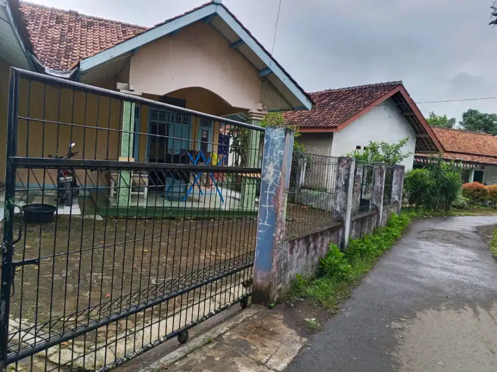 Di jual Rumah Beserta Tanah nya