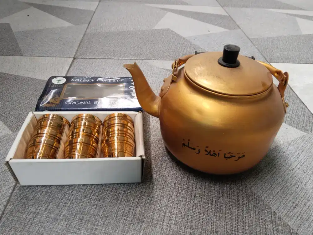 Teko dan Gelas Sloki Air ZamZam Isi 12 biji