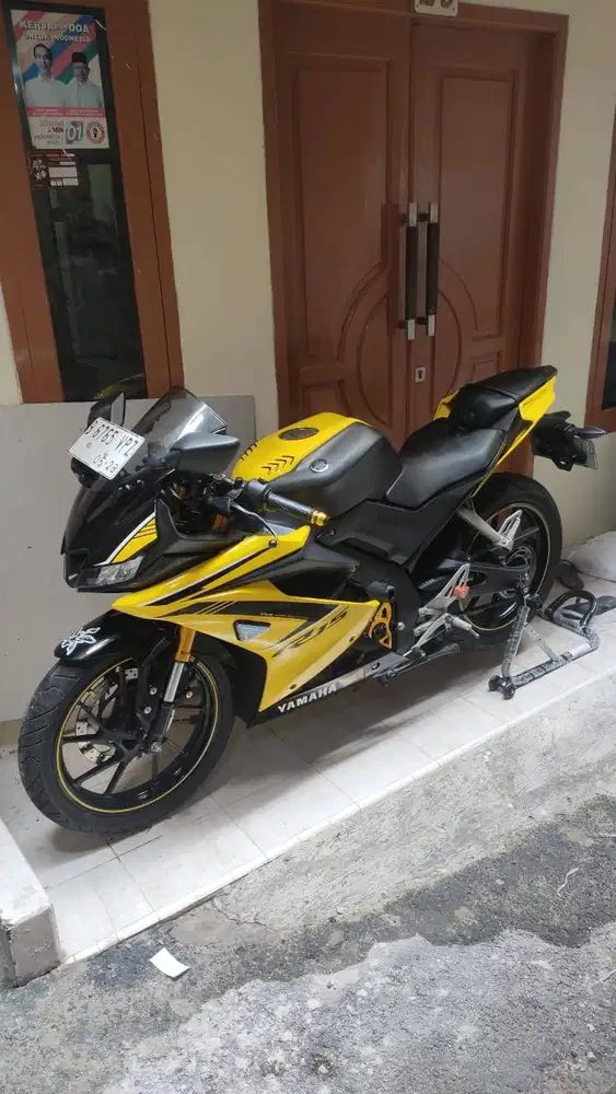 YAMAHA R15 V3 Yellow Black 2023