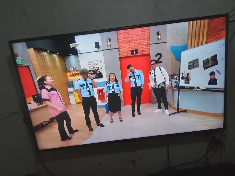 TV LED ANALOG BESAR 60 INCHI MERK LG, NORMAL, NO MINUS